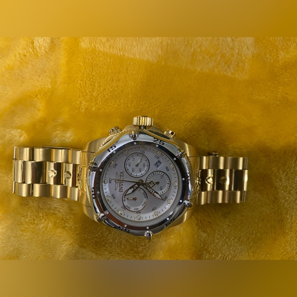 Invicta invincible in detail water resistance watch